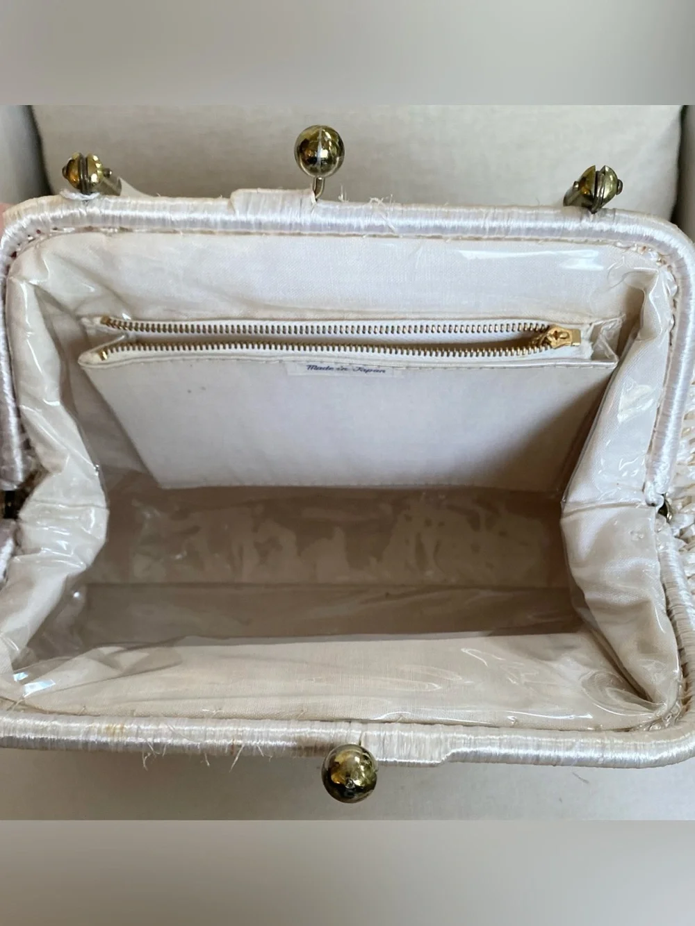 VTG 1950s Cream Woven Raffia Purse White Lucite Top Handle Kiss Lock Frame